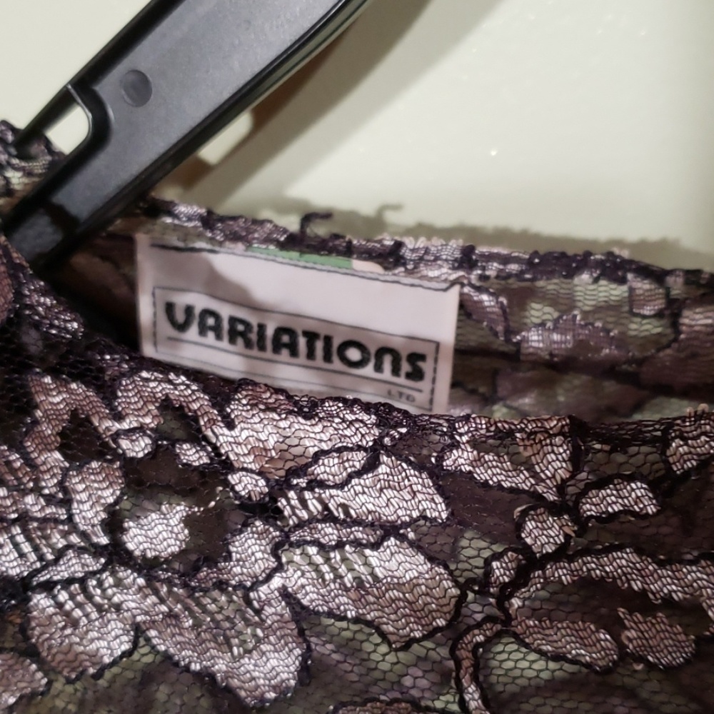 Beautiful Variations blouse - Picture 3 of 5